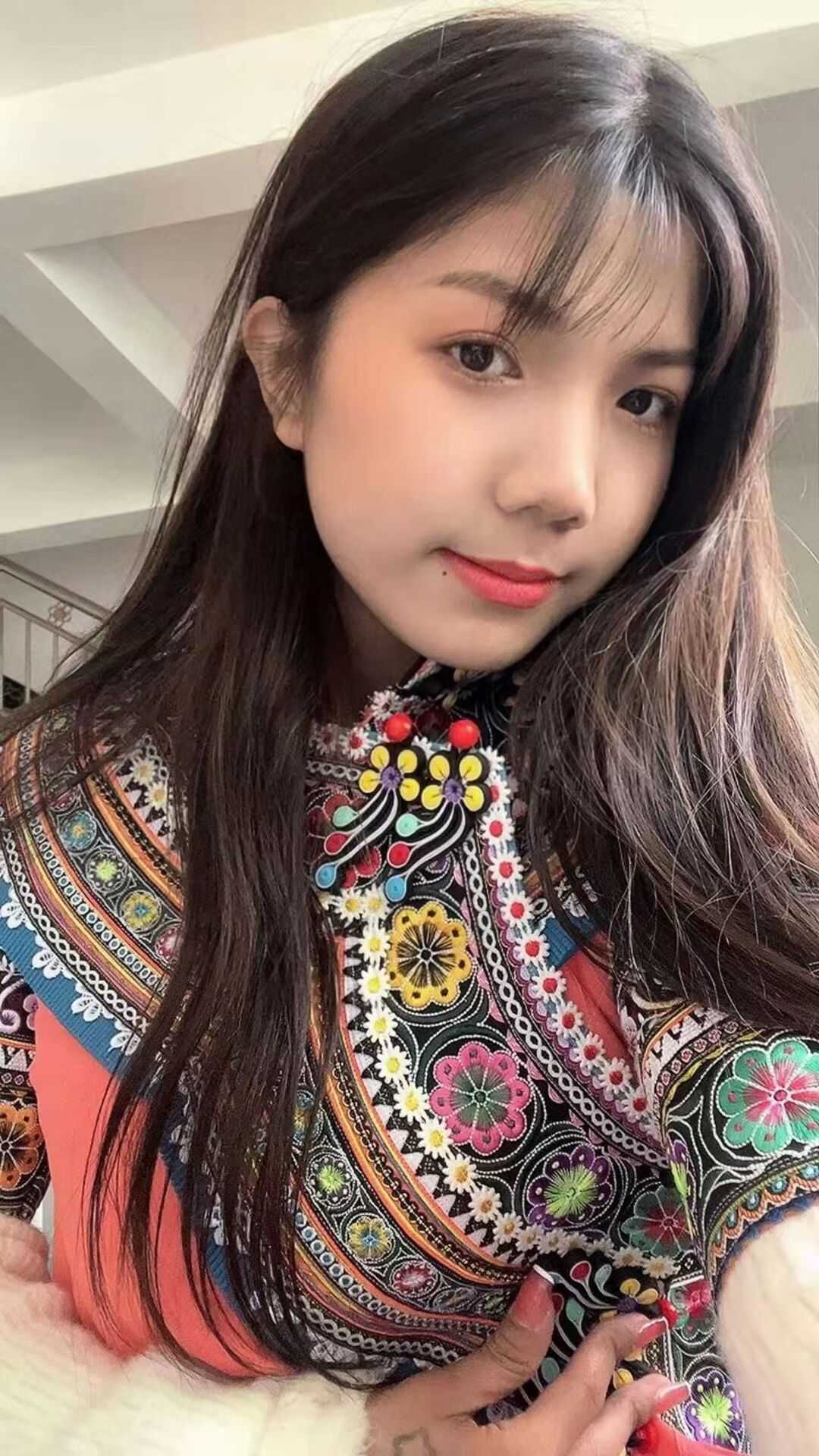 分享傣族漂亮的小姐姐